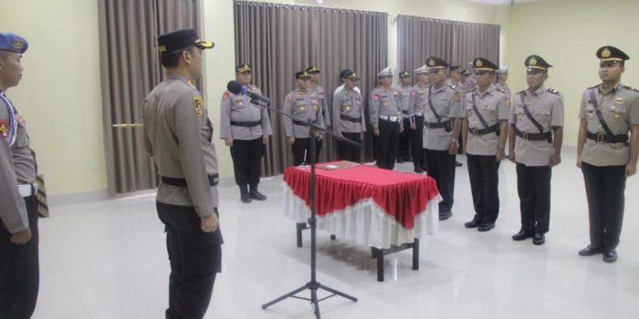 Pimpin Upacara Sertijab, Kapolres Konut AKBP Priyo Utomo Ingatkan Jaga Kepercayaan
