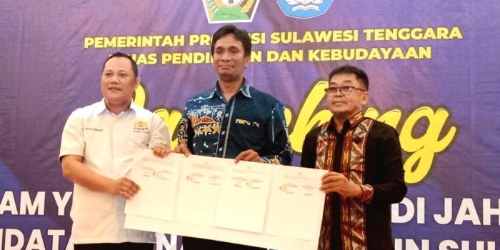 Tingkatkan Pemberdayaan SMK, Kadin Dan Disdikbud Sultra Lakukan Penandatanganan MoU