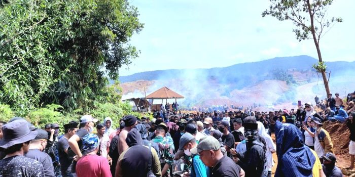 Tagih Janji PT. ANTAM, Aksi Demonstrasi Masyarakat Konawe Utara Berujung Bentrok Dengan Polisi