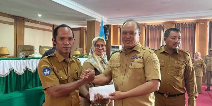 Ruksamin Realisasikan Uang Saku 540 Siswa Peserta Musik Bambu