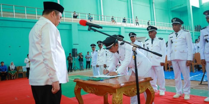 Kukuhkan 159 Desa di Konawe Utara, Ruksamin Tekankan Desa Lebih Kreatif dan Inovatif