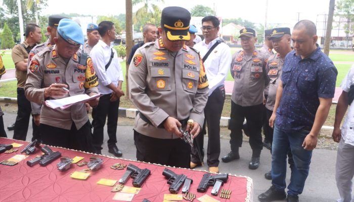 Kapolresta Kendari Periksa Senpi Dinas, Hindari Penyalahgunaan Senjata Api