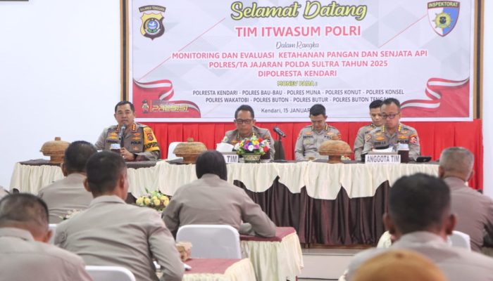 Itwasum Polri Lakukan Pemeriksaan Senpi, Amunisi, dan Ketahanan Pangan di Polresta Kendari