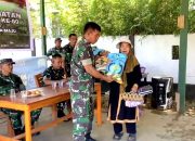 Jalankan Misi Kemanusiaan di Momen Hut TNI Ke-80, Kodim 1430 Konut Berikan Bantuan Sembako Kepada Warga Kurang Mampu