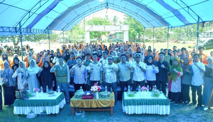 170 Mahasiswa Farmasi UHO Bakti Sosial di Konawe Utara