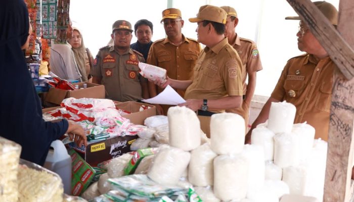 Sidak Pasar Langgikima dan Pasar Wawoluri, Wabup Abuhaera Temukan Kenaikan Harga