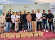 Tebar Kebaikan di Bulan Ramadan, Ikatan Alumni Teknik Pertambangan UHO Bagikan Paket Sembako