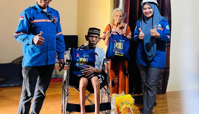 PT IBM Hadirkan Harapan Bagi Lansia di Langgikima Lewat Bantuan Kursi Roda dan Alat Bantu Dengar