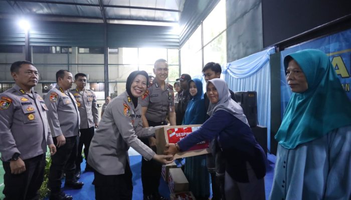 Hadir Untuk Masyarakat, Sespimma Polri Angkatan 75 Pokjar V,  Bagikan Sembako dan Santuni Anak Yatim
