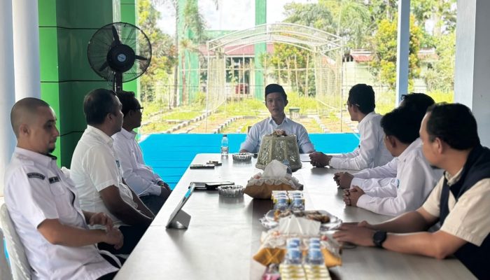 Usai di Demo Masyarakat Konut, PLN UP3 Kendari Temui Bupati Ikbar Bahas Tegangan listrik di Konawe Utara
