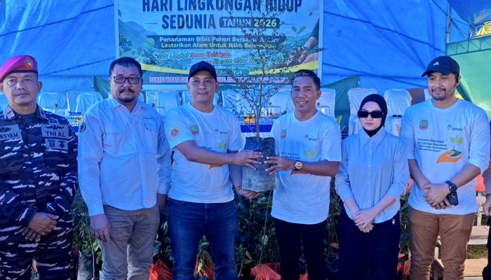 Peringati Hari Lingkungan Hidup Sedunia, Karang Taruna Bersama PT Antam UBPN Konut Tanam 300 Bibit Pohon