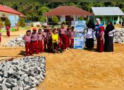 Terus Perhatikan Dunia Pendidikan di Wilayah Langgikima, PT IBM Berikan Bantuan Paving Blok untuk SDN 5 Langgikima